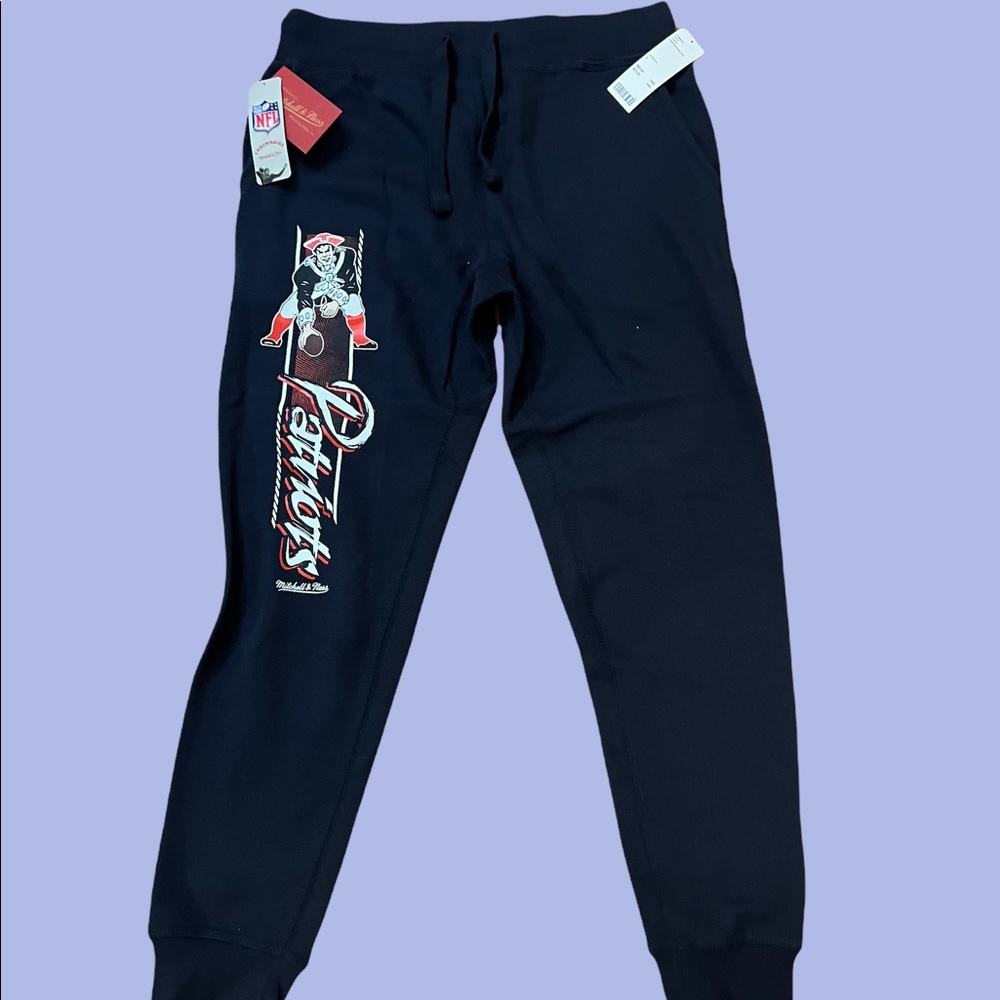 New With Tags Patriots Sweatpants 
#patriots #nfl #sweatpants
Original price $60